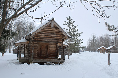 Часовня (1698 г.) из д. Гарь Маловишерского района